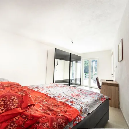 Ada 2 Apartment *